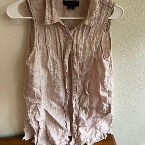 Tahari linen button-up tank. From a pet-free smoke-free home.